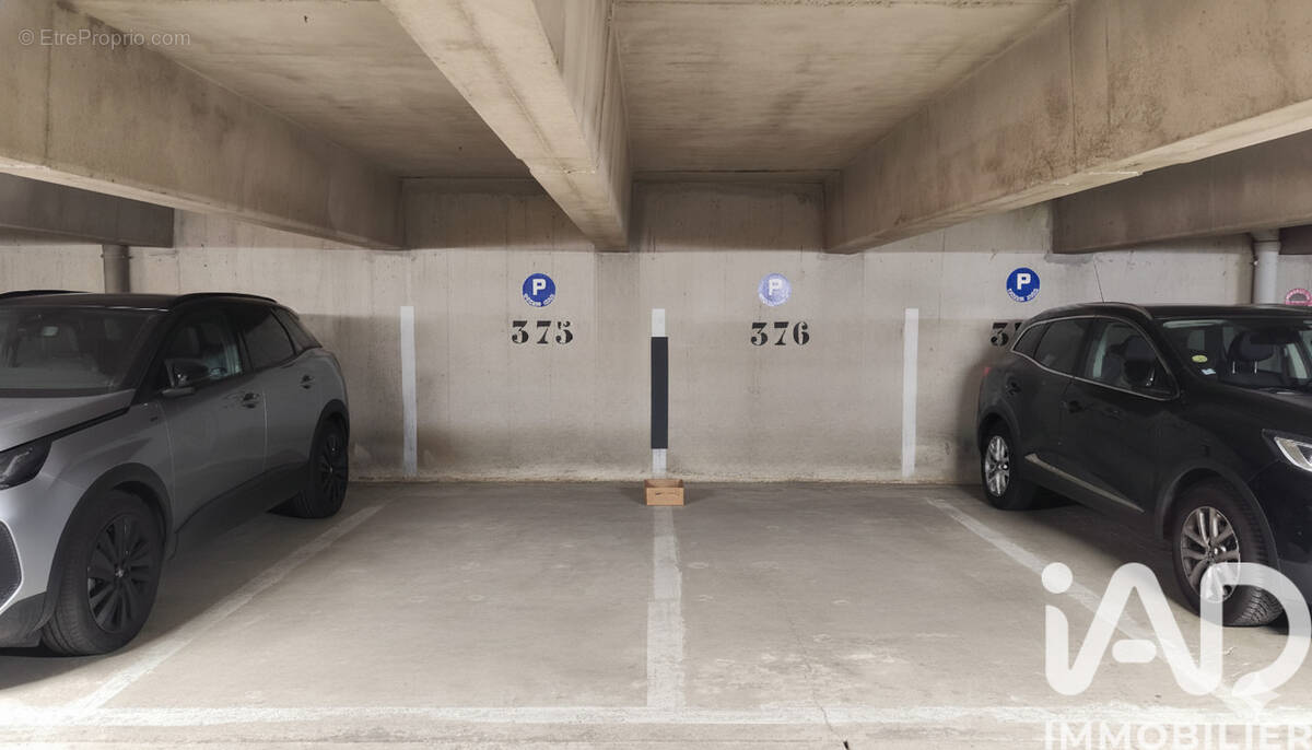 Photo 1 - Parking à VELIZY-VILLACOUBLAY
