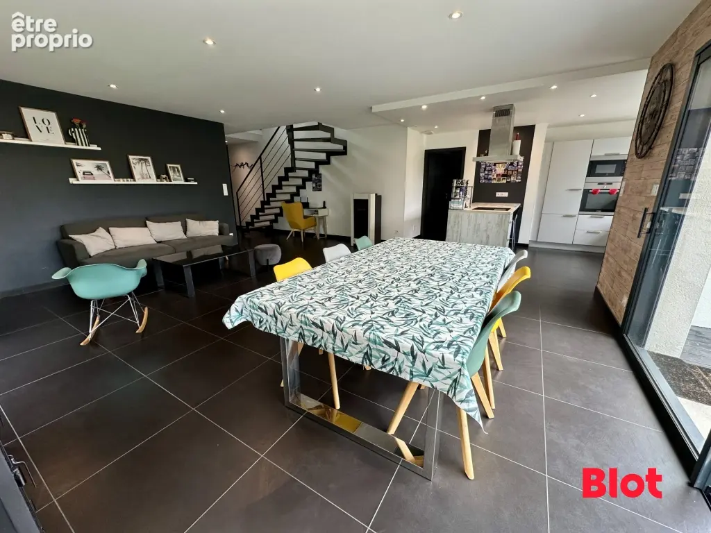 Maison 6 pièces 151 m² à vendre à Montfort-Sur-Meu (35160) - photo 4