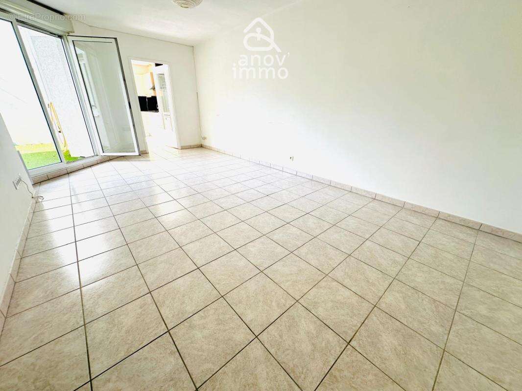 Appartement à MEYZIEU