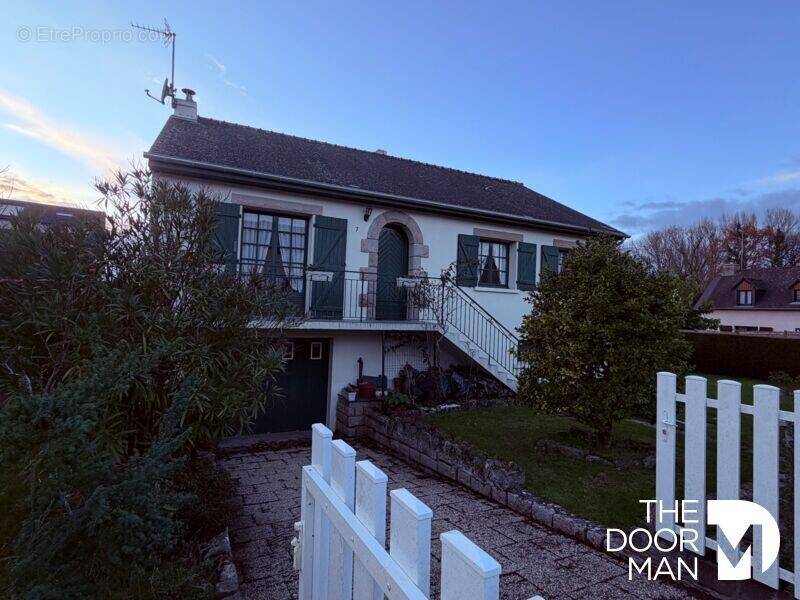 Maison à LE MINIHIC-SUR-RANCE