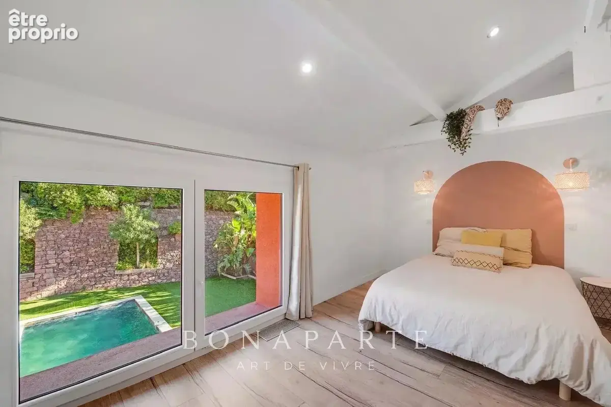 Exclusif  saint raphael / plateau notre dame - villa renovee - photo 12