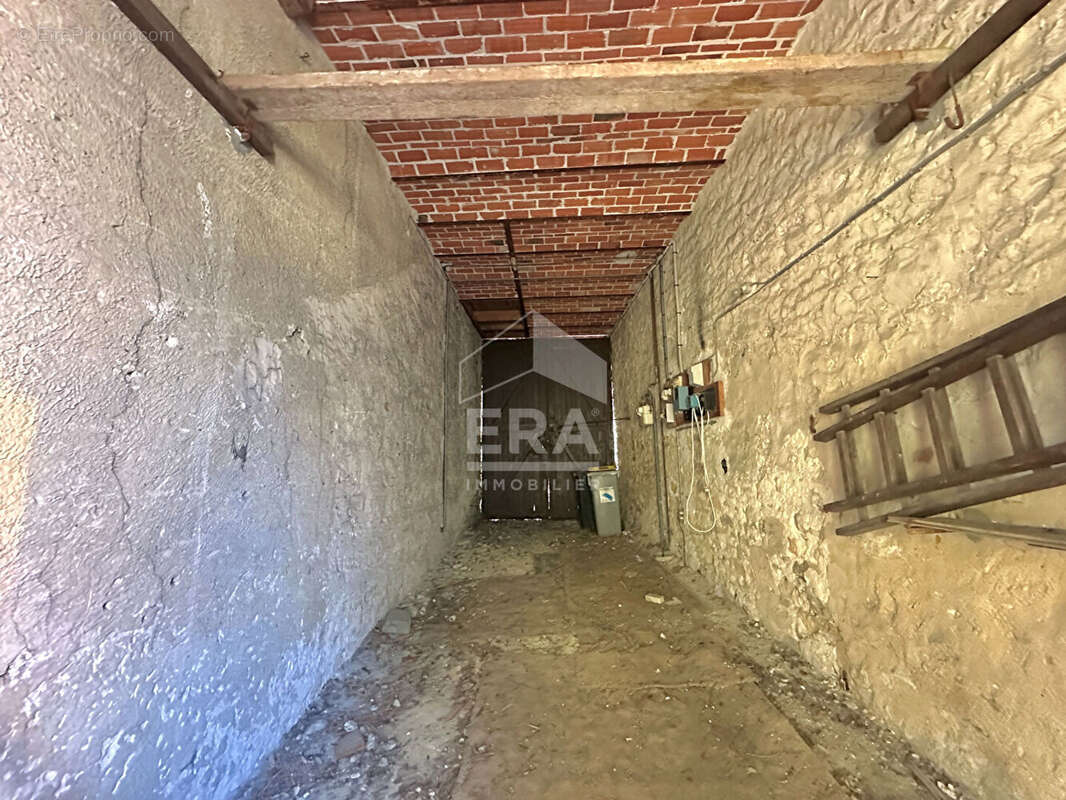 Autre à SAINT-PIERRE-LES-NEMOURS