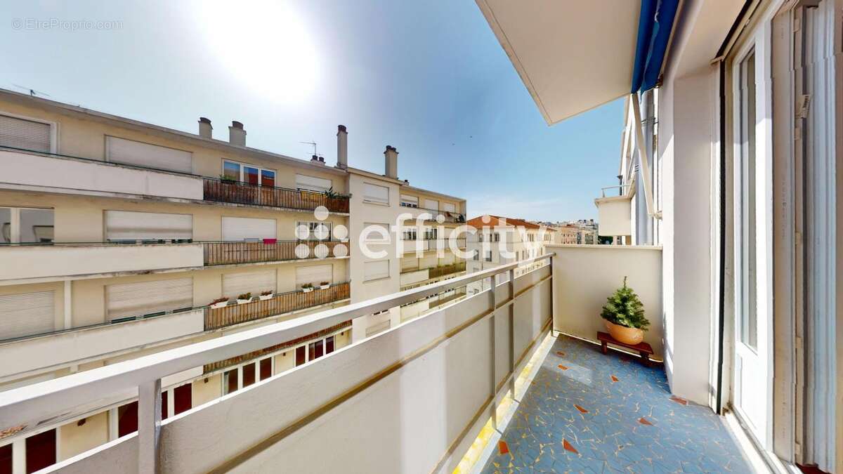 Appartement à LYON-6E