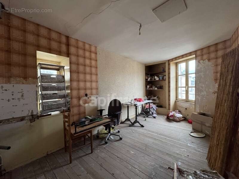 Appartement à SAINT-HONORE-LES-BAINS