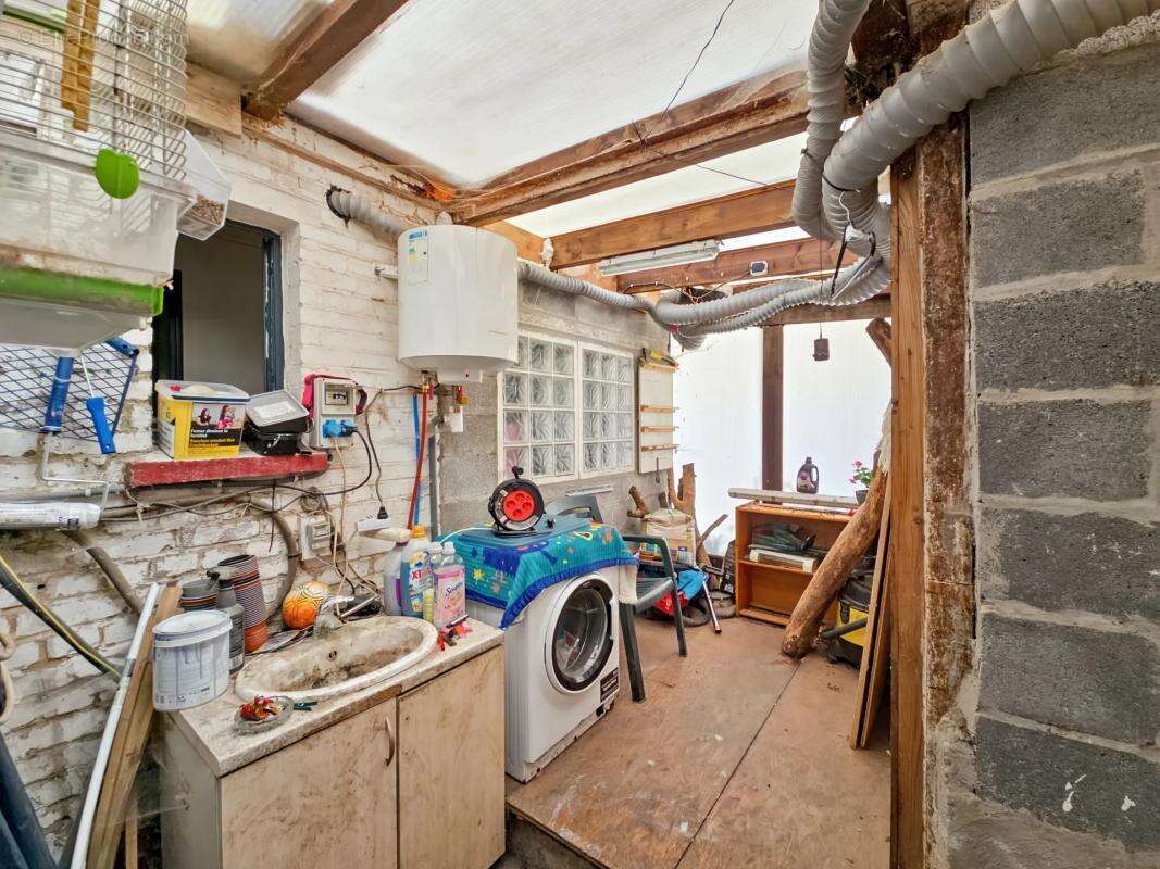 Maison à QUIEVRECHAIN