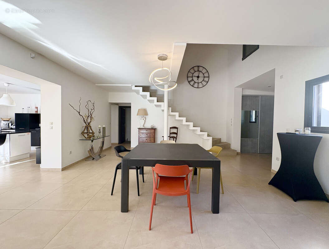 Maison à SIX-FOURS-LES-PLAGES