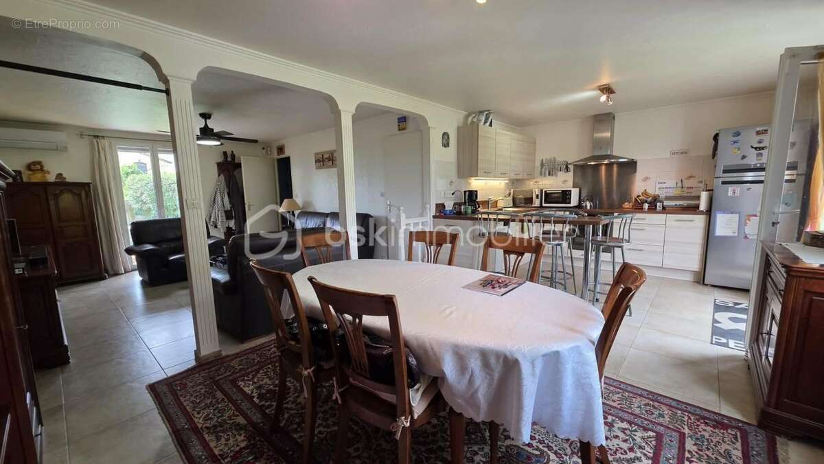 Maison à LE MUY