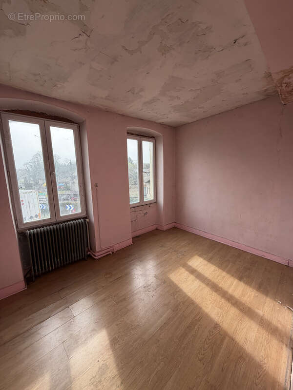 En exclusivité, murs commerciaux  d'une bâtisse de 396 m2 environ (ancien Bar-restaurant + logement) 38510 - photo 15