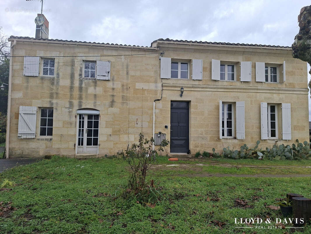 Maison à SAINT-EMILION