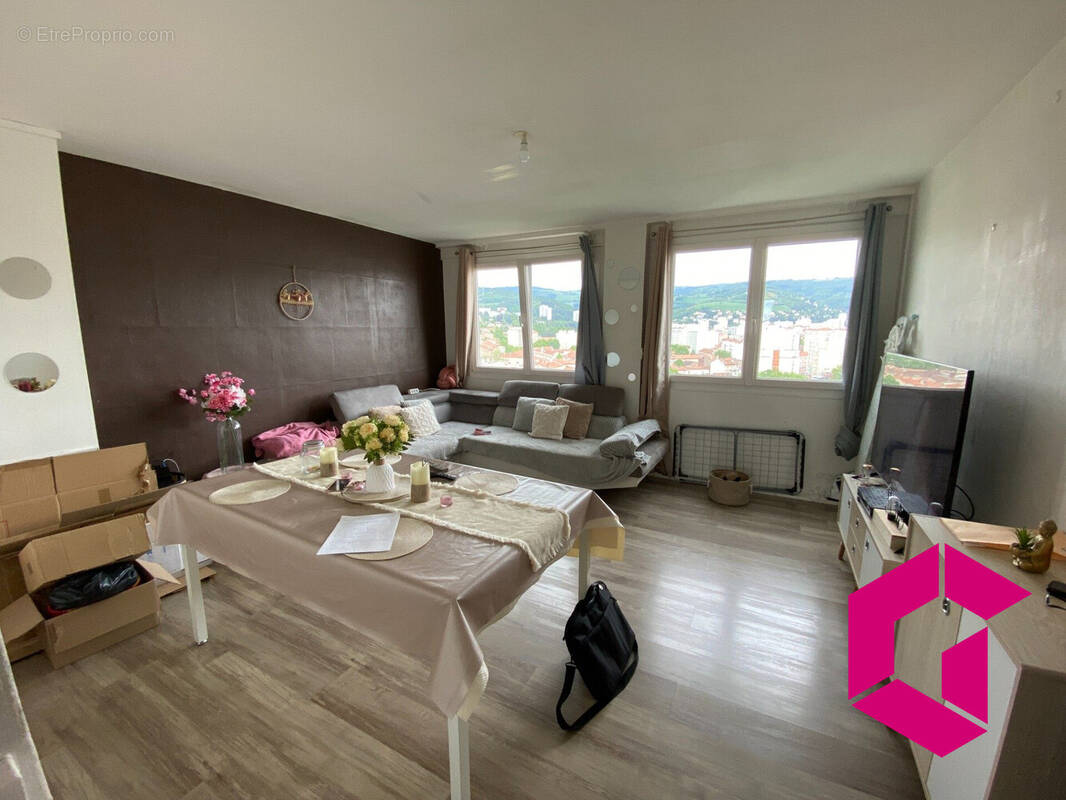 Appartement à SAINT-ETIENNE