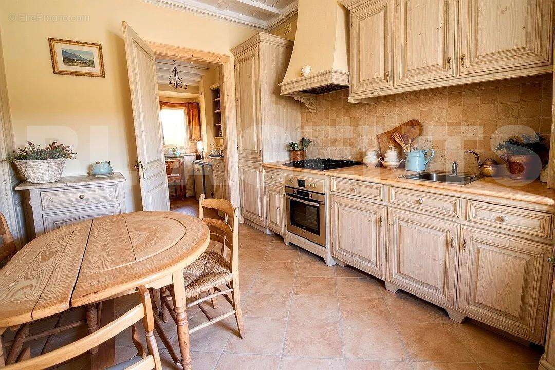 1659621D-EEB2-9C83-9517-3786A8BD2865 - Appartement à MARSEILLE-7E
