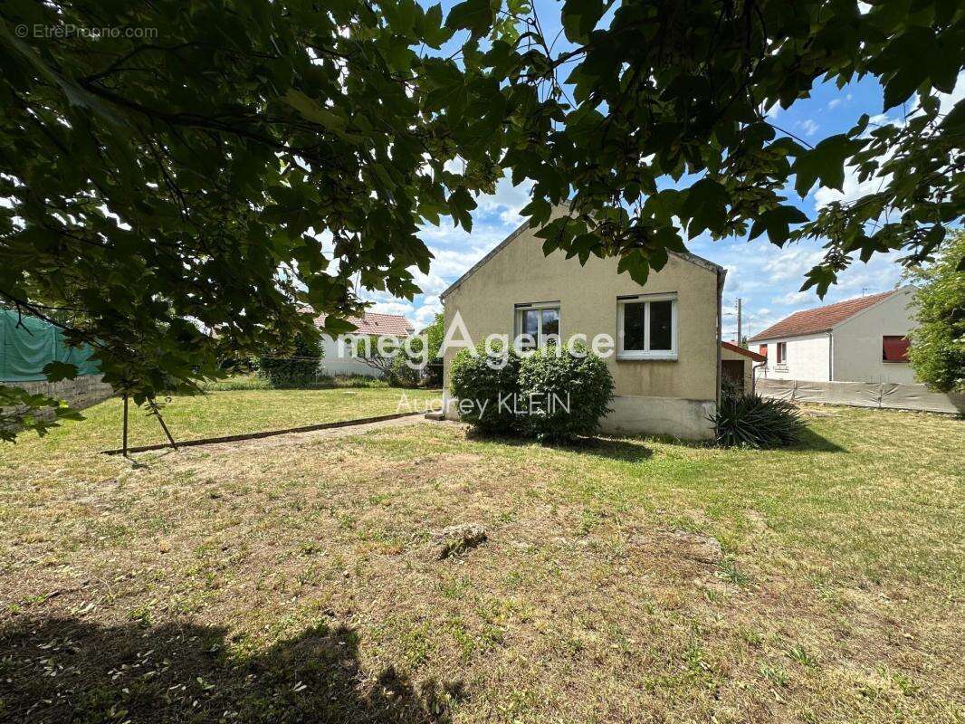 Maison sur sous sol total et son terrain de 671m2 - photo 4