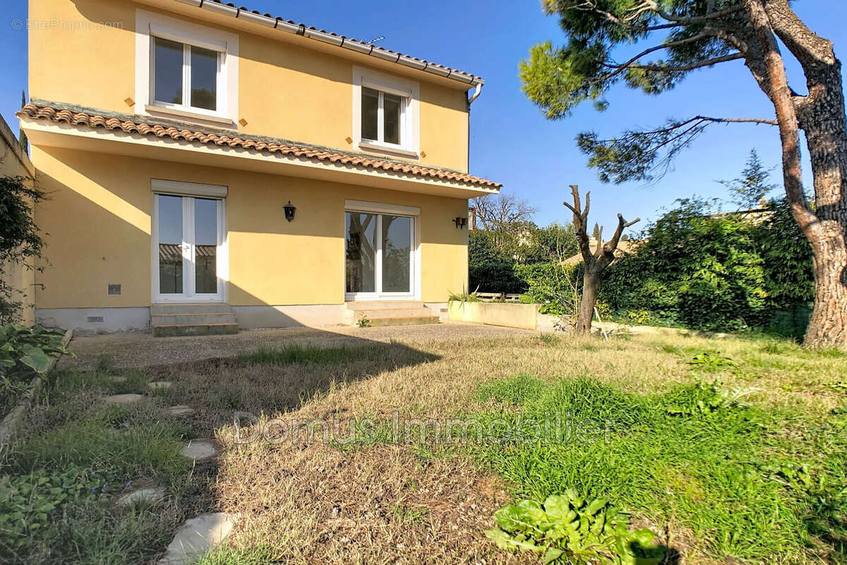 Maison à SAINT-SATURNIN-LES-AVIGNON