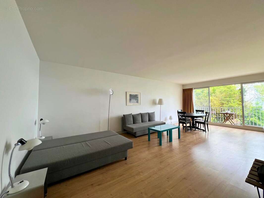 Appartement à NEUILLY-SUR-SEINE