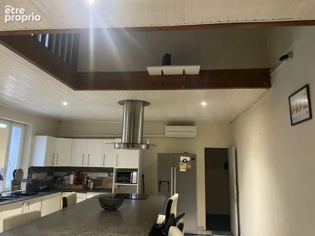 GRANDE MAISON avec 2 garages. - photo 9