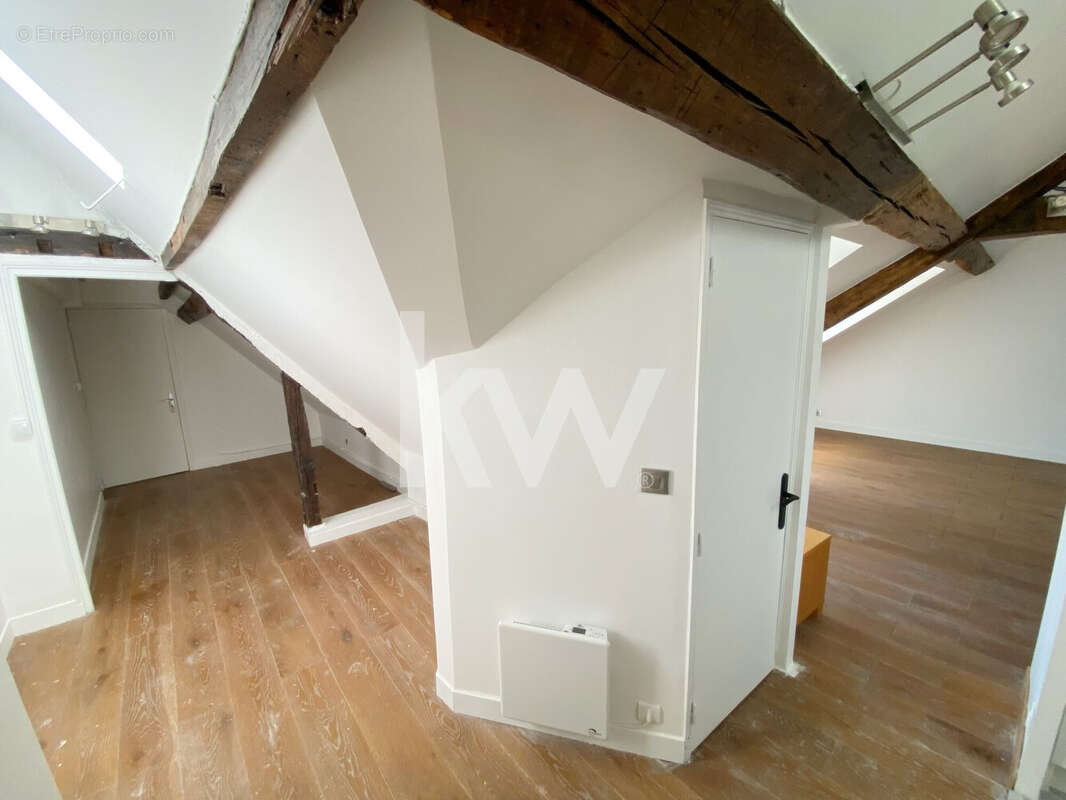 Appartement à PARIS-3E