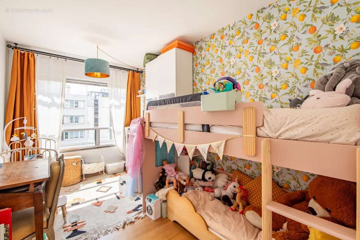 Appartement à PARIS-15E