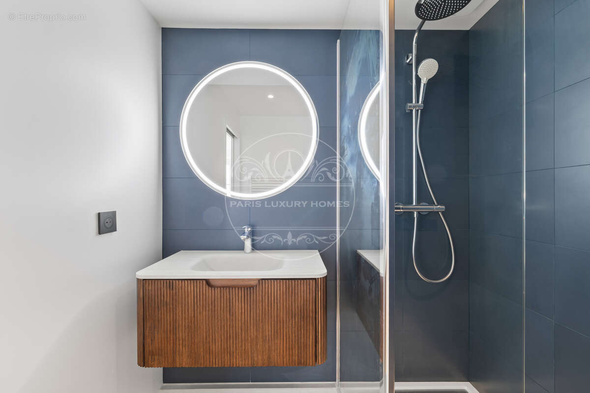 Appartement à PARIS-6E