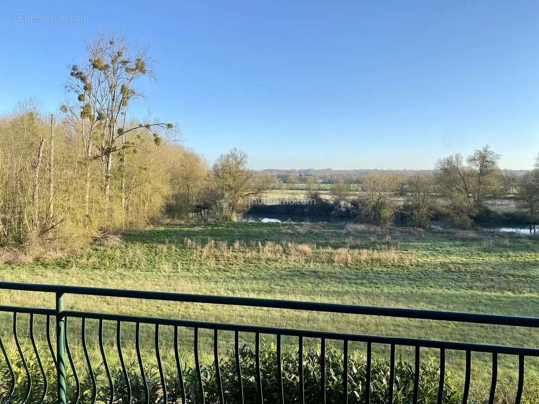 Maison à LA CHARTRE-SUR-LE-LOIR