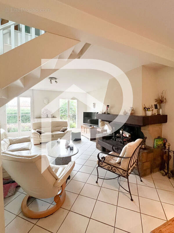 Maison à MONTLIGNON