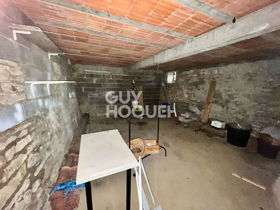 Grande maison familiale avec annexe et terrain à Espère - photo 14