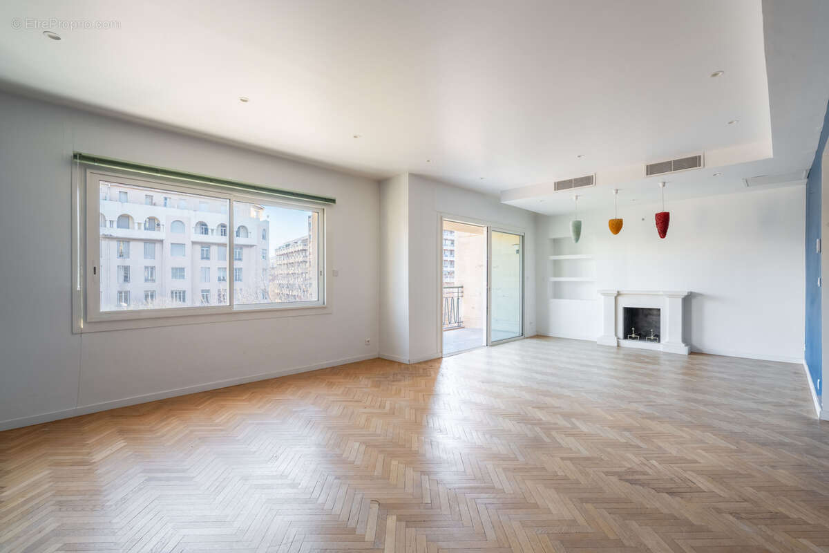 Appartement à MARSEILLE-8E