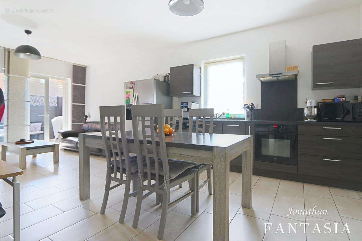Il a tout pour plaire : appartement 2 pièces de 59,37 m² avec terrasse, garage et stationnements à Escherange - photo 6