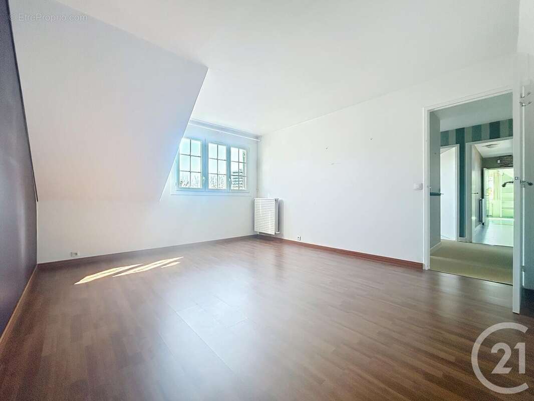 Maison à LE MEE-SUR-SEINE