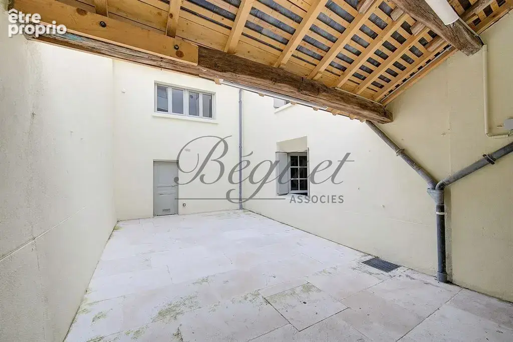 Tours (37000), Indre-et-Loire – Maison rénovée de 330 m², 6 chambres, jardin et 2 parkings - photo 12