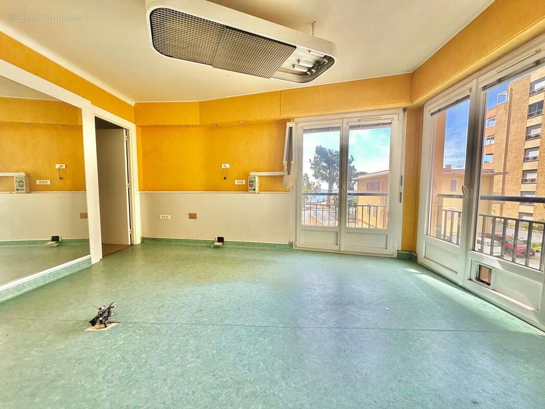 Appartement à ROQUEBRUNE-CAP-MARTIN