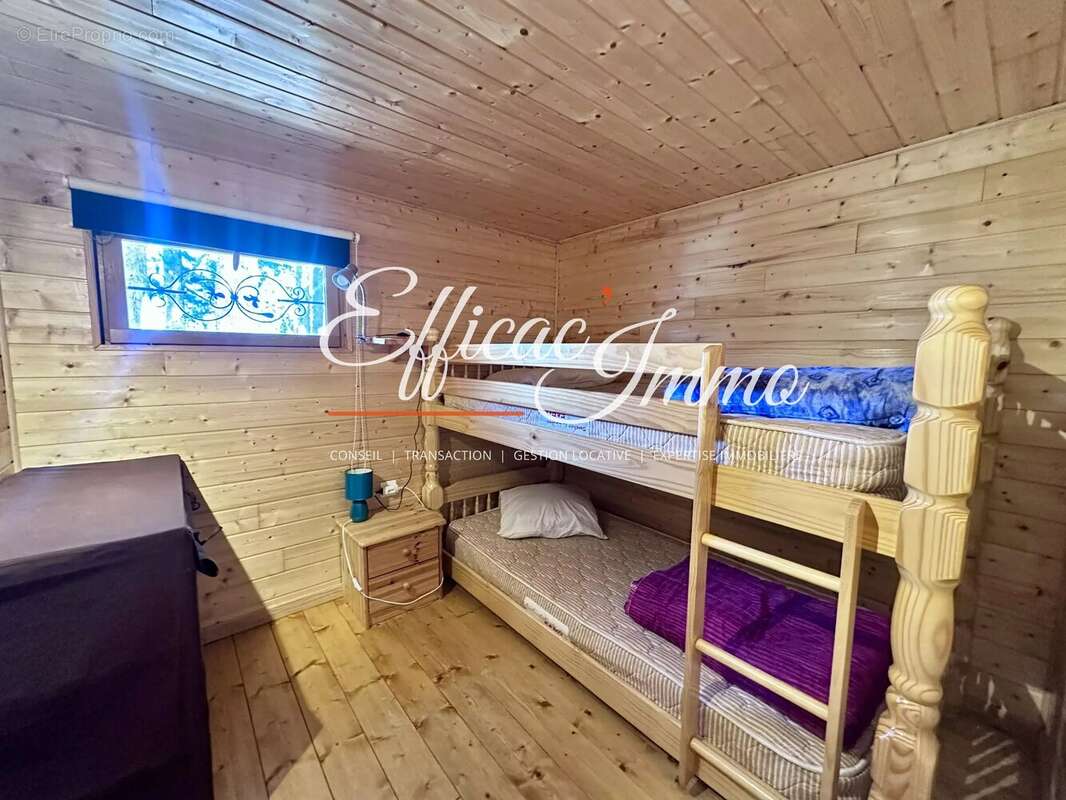 Les angles – chalet 4 faces – 90 m² – terrain de 1 185 m² – vue lac de matemale – vendu meublé - photo 13