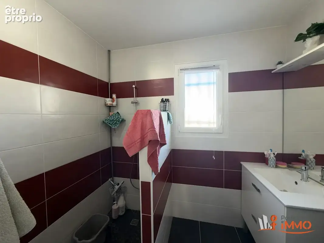 Maison 5 pièces 90 m² à vendre à Chambeon (42110) - photo 8