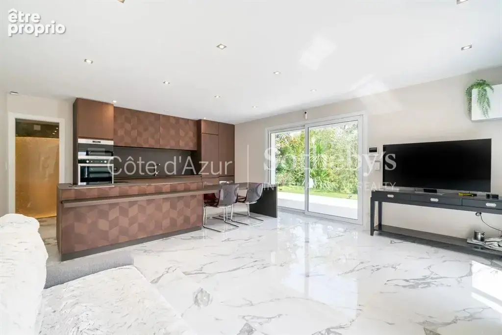 Villa contemporaine avec six suites, appartement indépendant et vue mer panoramique à Super Cannes - photo 4