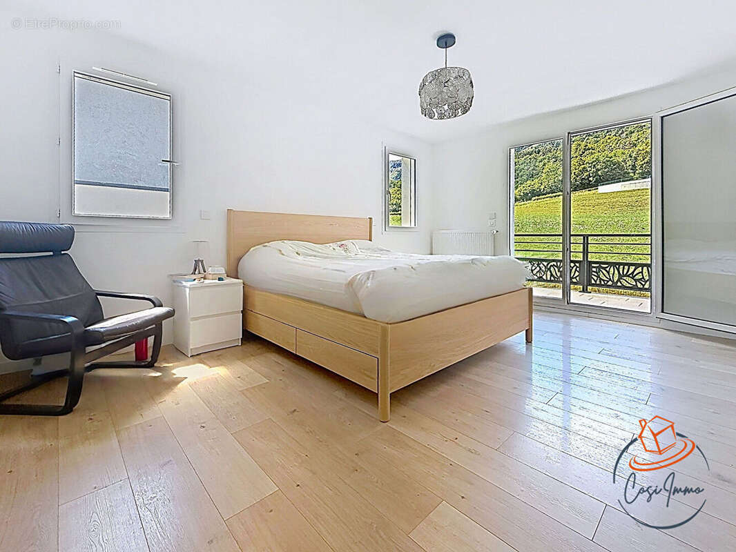 Maison Gex 6 pièce(s) 170 m2 - photo 8
