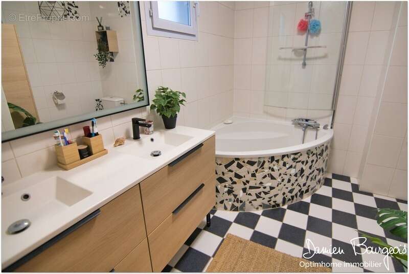 Maison à PREVESSIN-MOENS