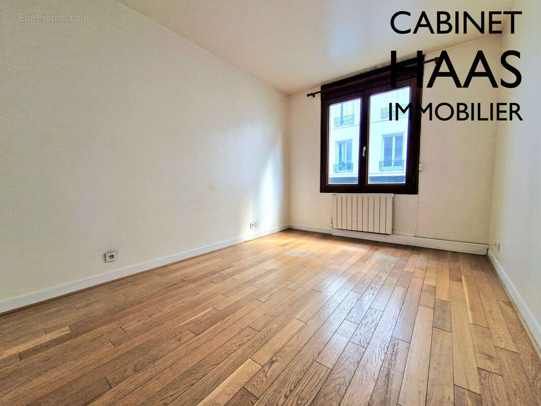Chambre 2 - Appartement à CHARENTON-LE-PONT