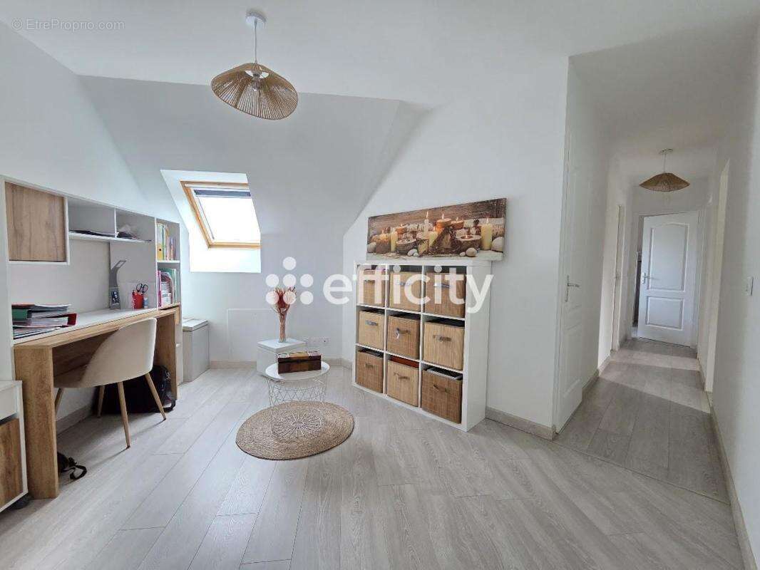 Maison à LE PERRAY-EN-YVELINES