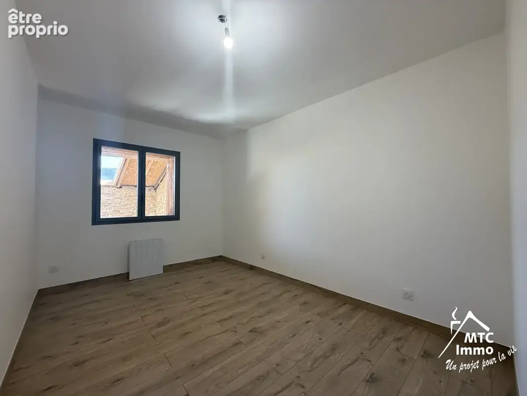 Triplex en pierre 182 m2 type maison de village haut standing 5 chambres piscine - photo 17