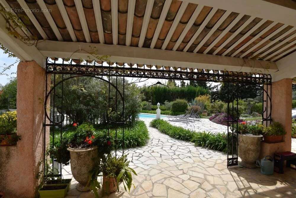 Maison à MONTAUROUX