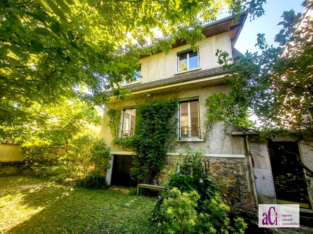 Maison à L'HAY-LES-ROSES
