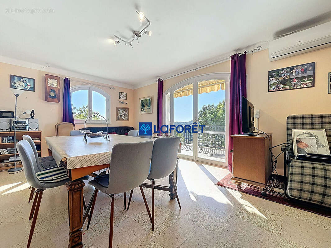 Maison à CARQUEIRANNE