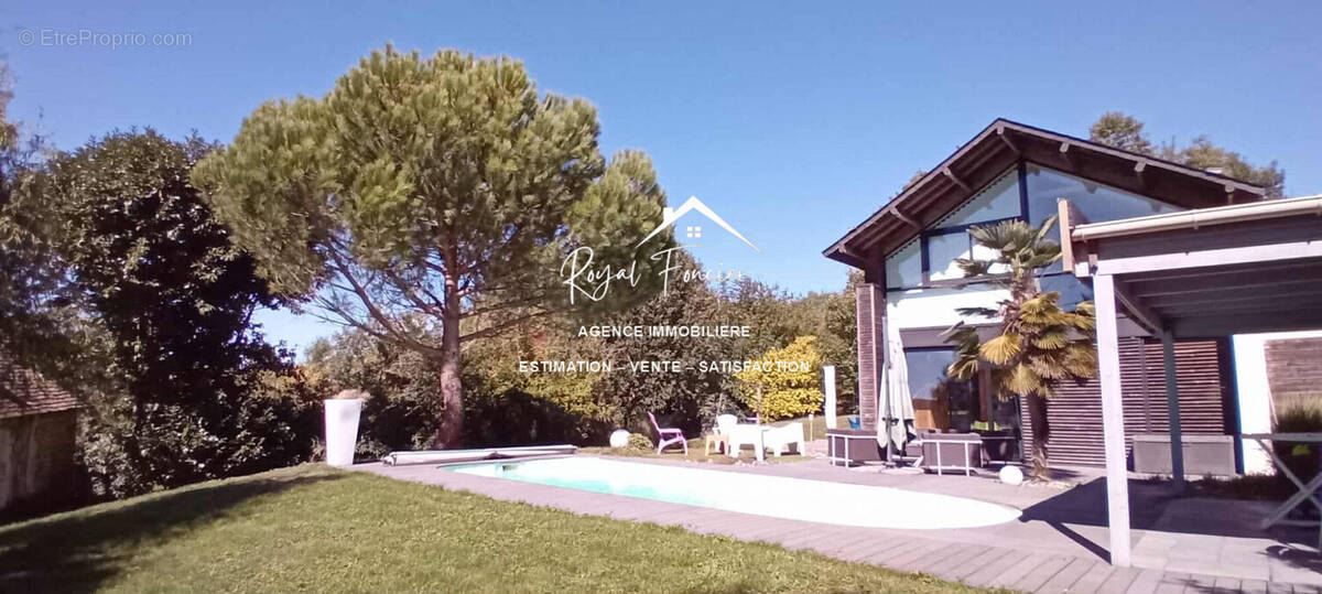 Belle propriété, maison contemporaine dans son écrin de verdure - Maison à CHATELLERAULT