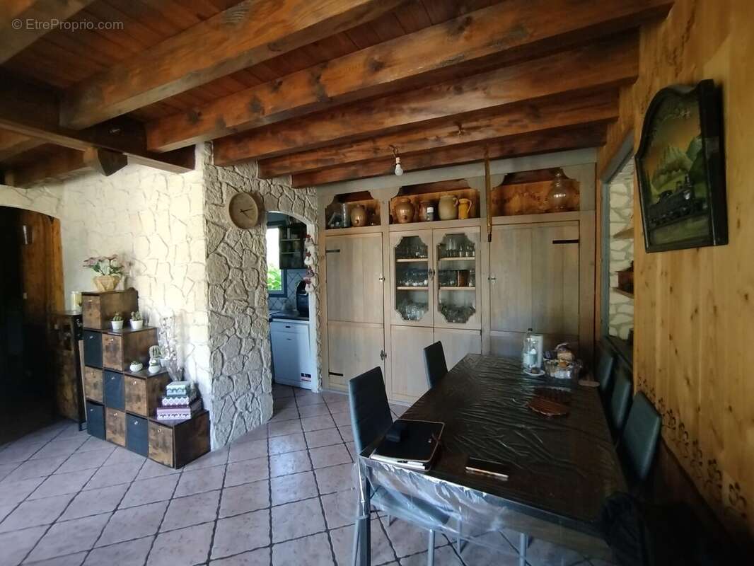 Maison à BESSE-ET-SAINT-ANASTAISE