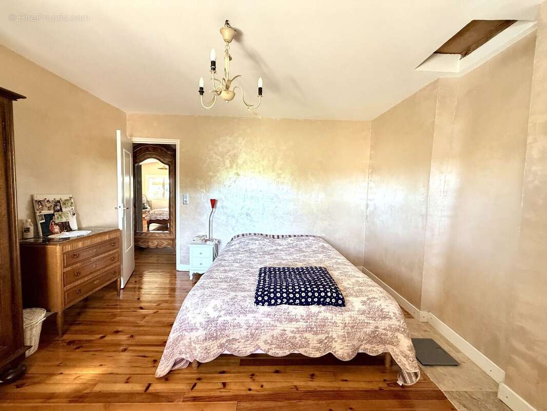 Photo 9 - Maison à HURE