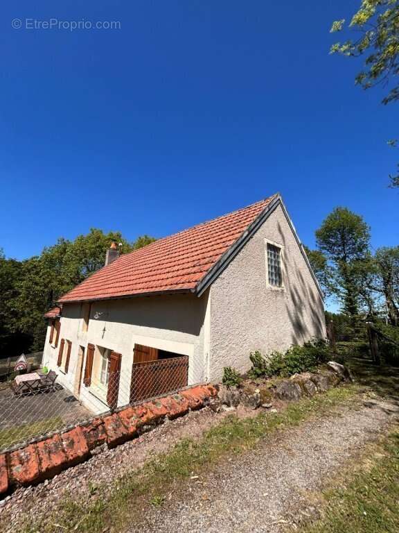 Maison à SAINT-SAULGE