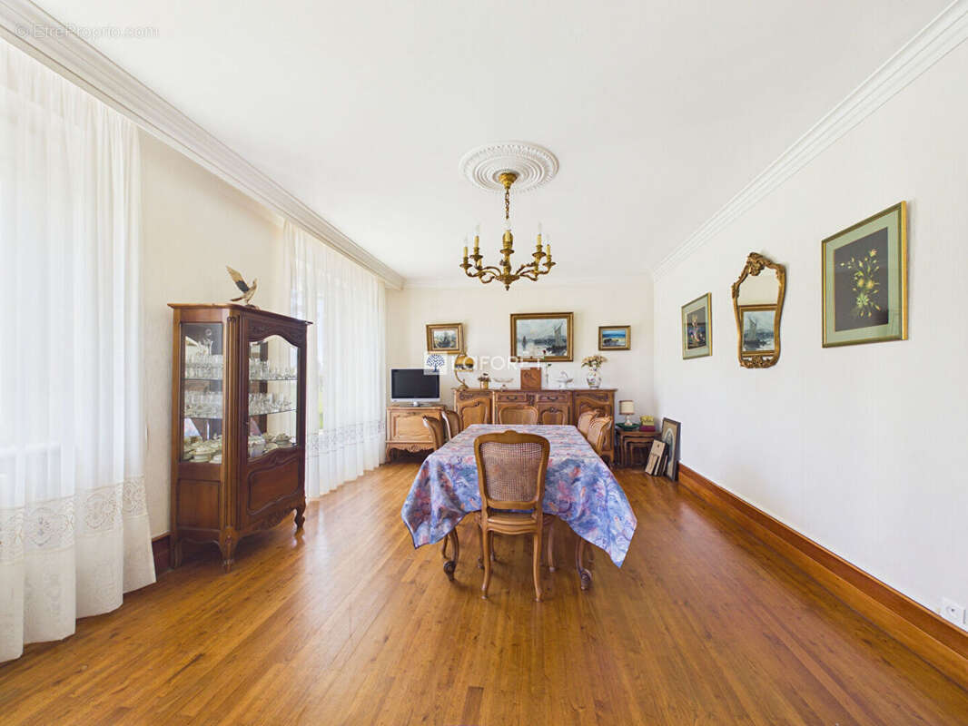 Maison TREFFIAGAT 6 Pièces 130.25 m² - photo 6
