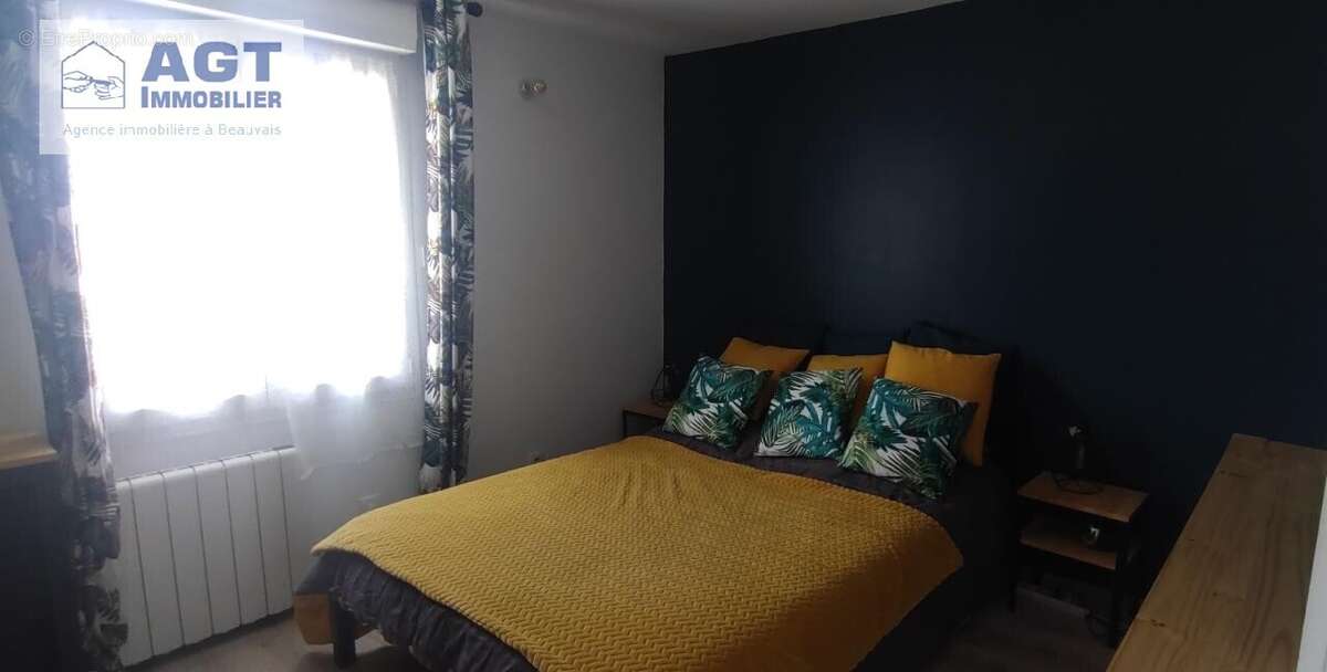 Maison 209 m² à Crevecoeur-Le-Grand  - photo 8