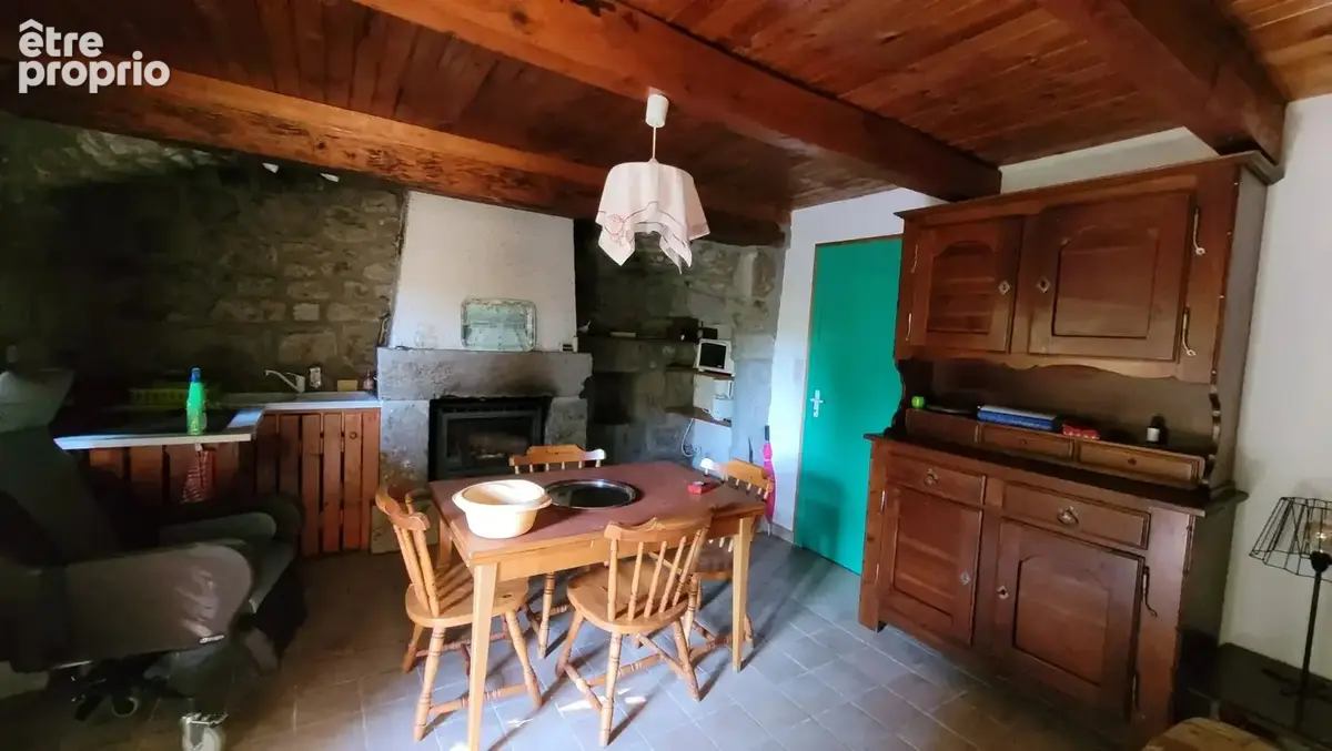 Ensemble de 2 corps de bâtiment sur la commune du Chambon sur Lignon - photo 11
