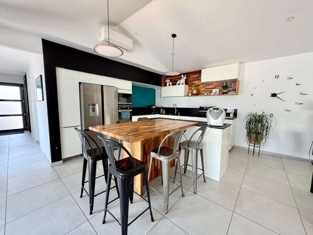 Maison À Vendre / Villa T5 / piscine - photo 12
