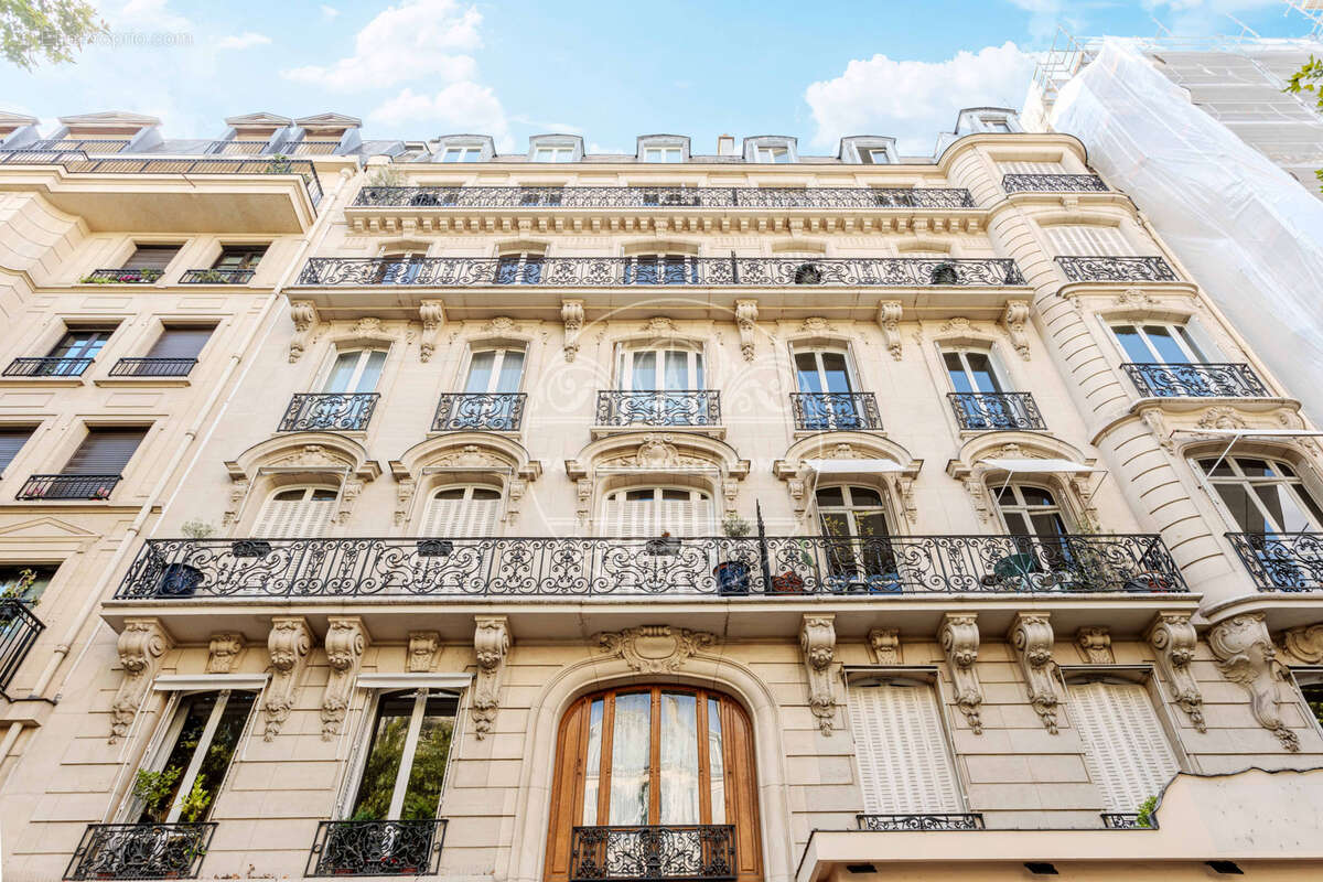 Appartement à PARIS-7E